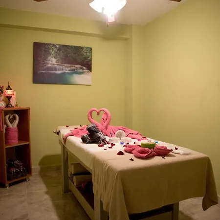 Mevlana Bazaar Oda ve Kahvaltı 3*